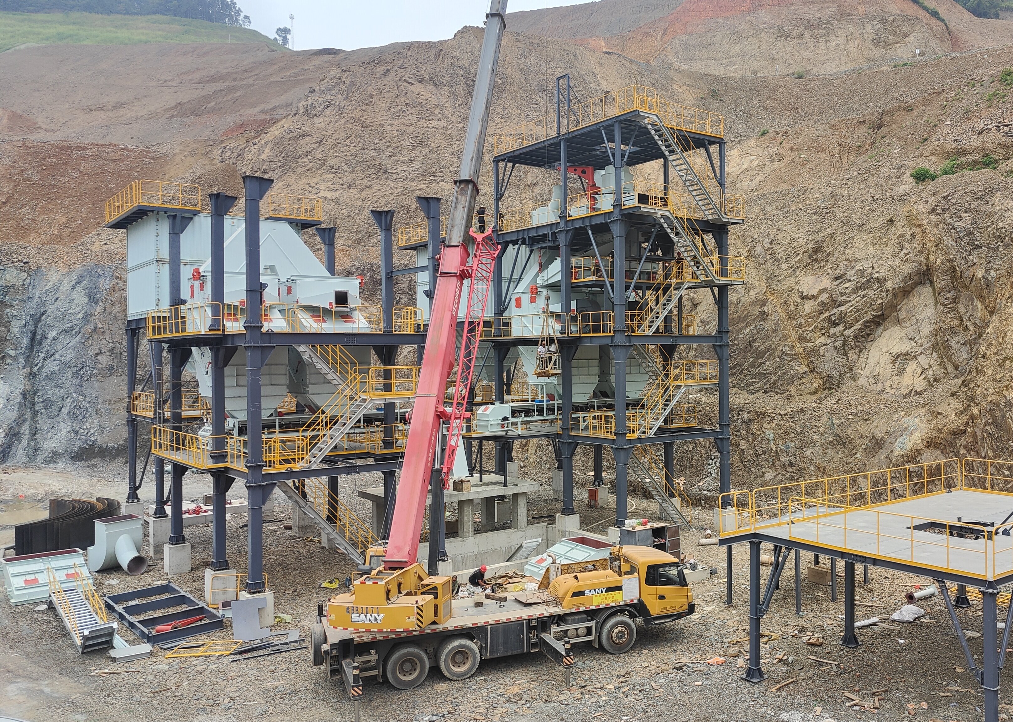 突破行業(yè)瓶頸！新型干法制砂樓實現(xiàn)配比可調(diào)、含粉率可控 引領(lǐng)綠色制砂新變革
