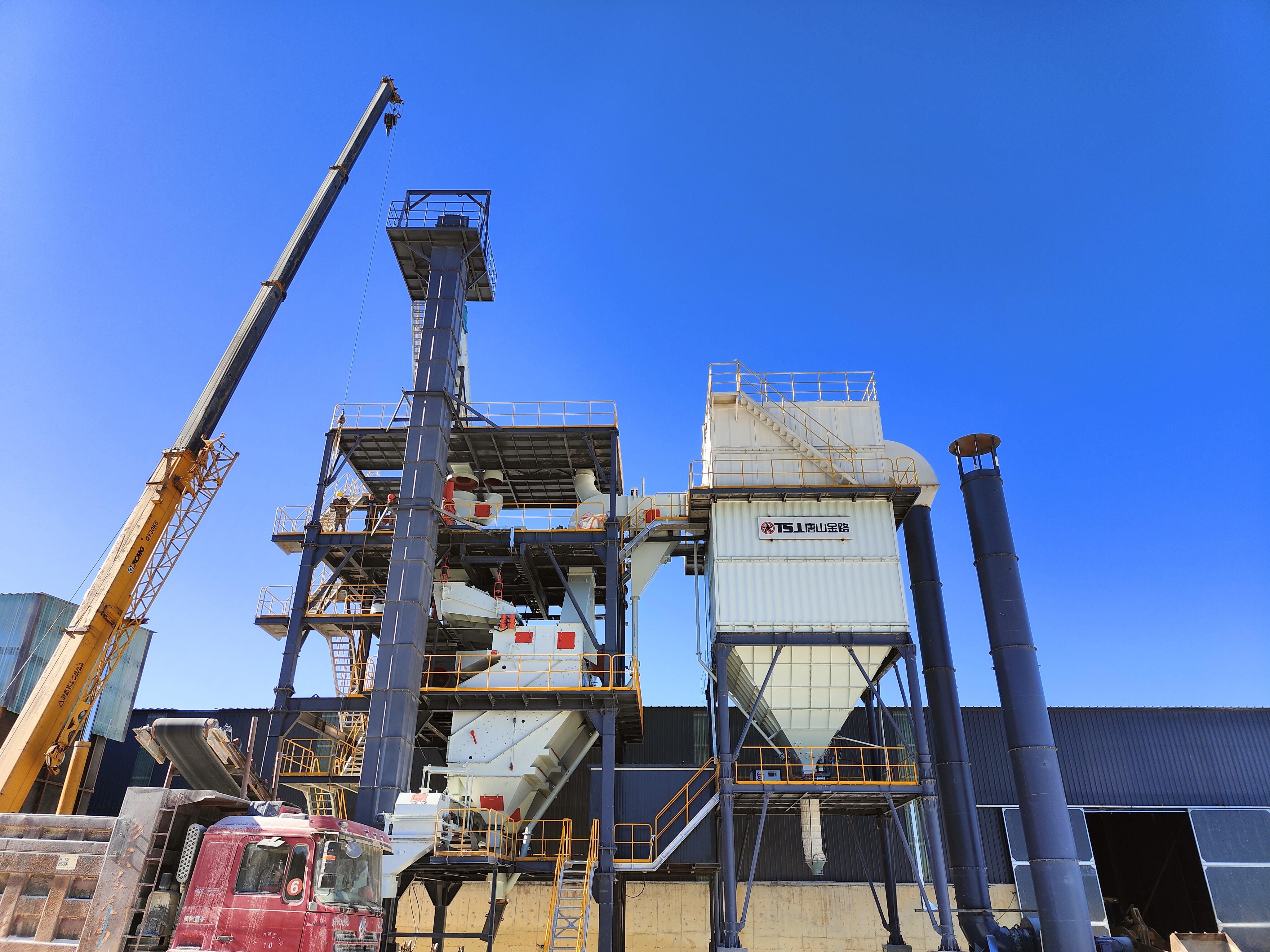 告別粉塵污水！干法制砂樓引領(lǐng)行業(yè)綠色轉(zhuǎn)型